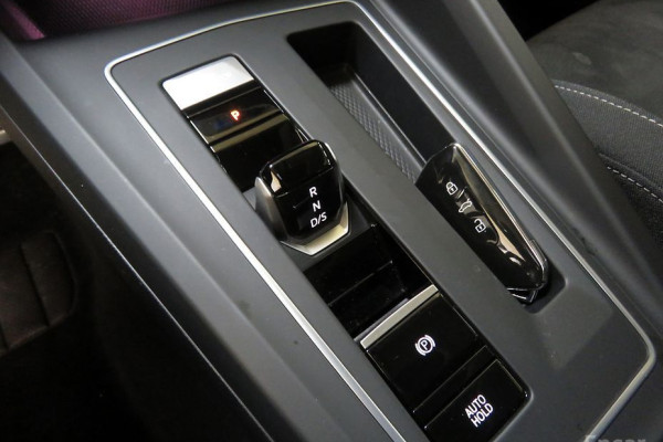 2022 Volkswagen Golf с пробегом 19 900 км