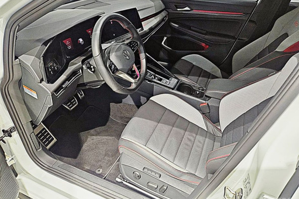 2023 Volkswagen Golf с пробегом 34 607 км