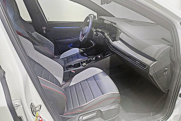 2023 Volkswagen Golf с пробегом 34 607 км