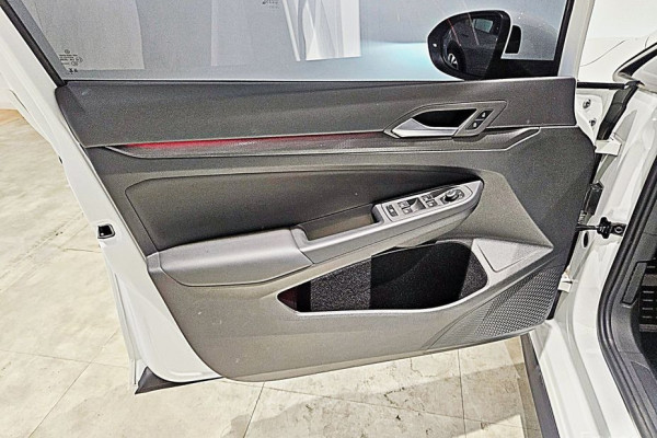 2023 Volkswagen Golf с пробегом 34 607 км