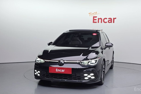 2023 Volkswagen Golf с пробегом 9 339 км