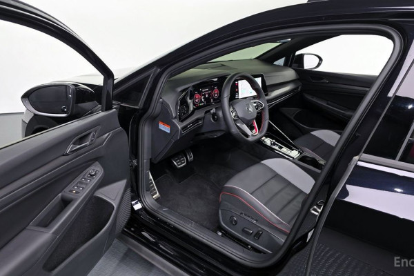 2023 Volkswagen Golf с пробегом 9 339 км