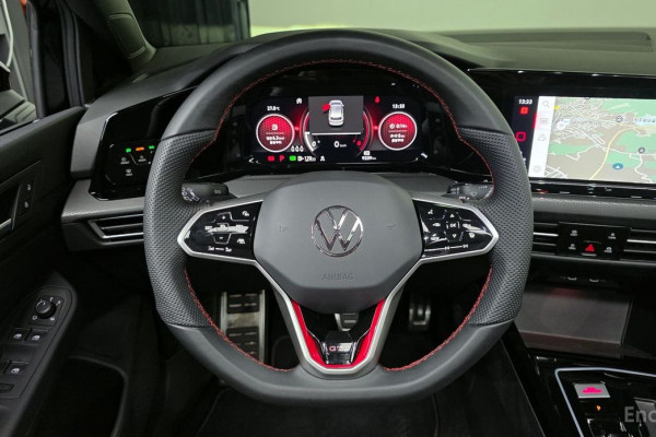 2023 Volkswagen Golf с пробегом 9 339 км