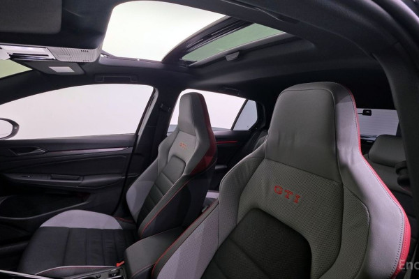 2023 Volkswagen Golf с пробегом 9 339 км