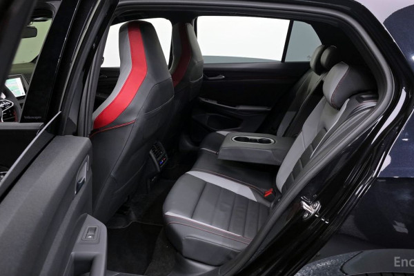 2023 Volkswagen Golf с пробегом 9 339 км