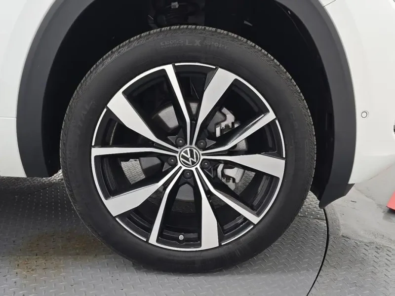 2025 Volkswagen Atlas с пробегом 3 939 км
