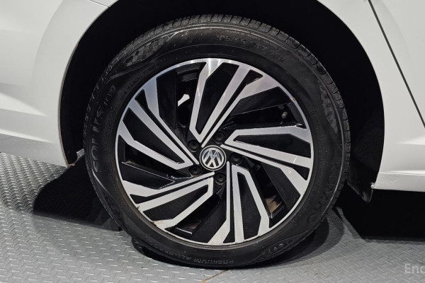 2021 Volkswagen Jetta с пробегом 41 945 км