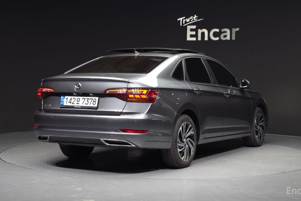 2021 Volkswagen Jetta с пробегом 19 406 км