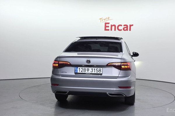 2020 Volkswagen Jetta с пробегом 106 741 км