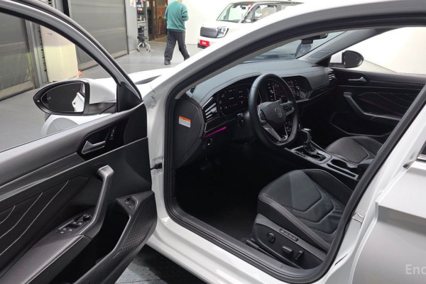 2024 Volkswagen Jetta с пробегом 20 768 км