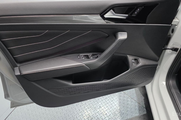 2024 Volkswagen Jetta с пробегом 20 768 км