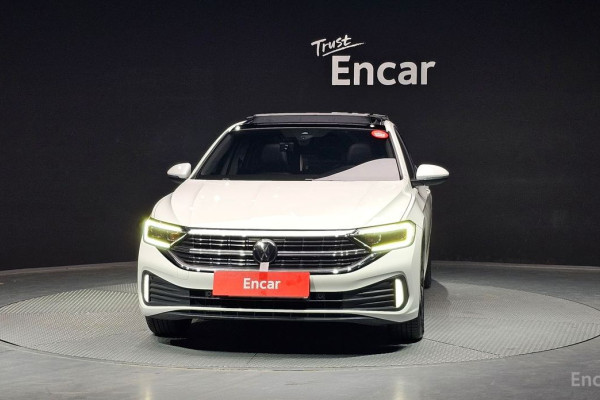 2023 Volkswagen Jetta с пробегом 15 740 км