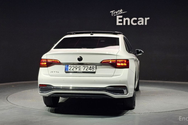 2023 Volkswagen Jetta с пробегом 15 740 км