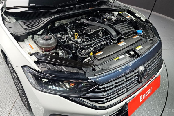 2023 Volkswagen Jetta с пробегом 15 740 км