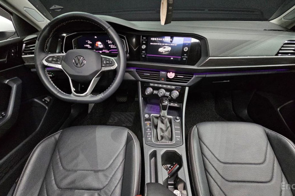 2023 Volkswagen Jetta с пробегом 15 740 км