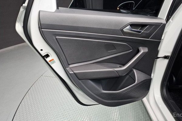 2023 Volkswagen Jetta с пробегом 15 740 км