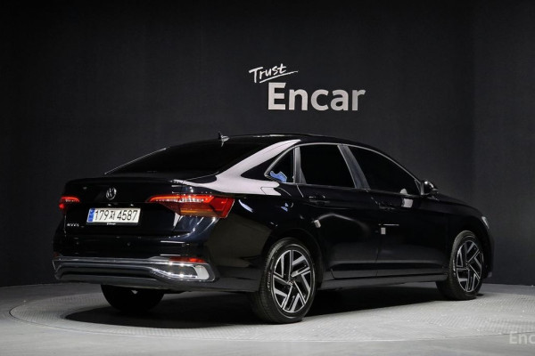 2024 Volkswagen Jetta с пробегом 32 762 км