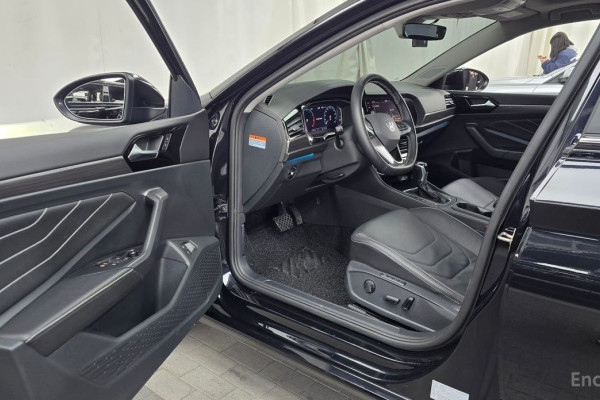 2024 Volkswagen Jetta с пробегом 32 762 км