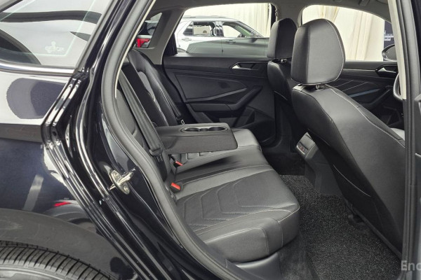 2024 Volkswagen Jetta с пробегом 32 762 км