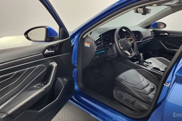 2022 Volkswagen Jetta с пробегом 43 183 км