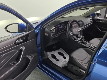 2024 Volkswagen Jetta с пробегом 12 205 км
