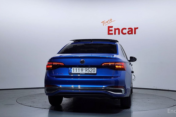 2022 Volkswagen Jetta с пробегом 25 713 км