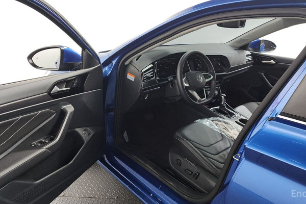 2022 Volkswagen Jetta с пробегом 25 713 км