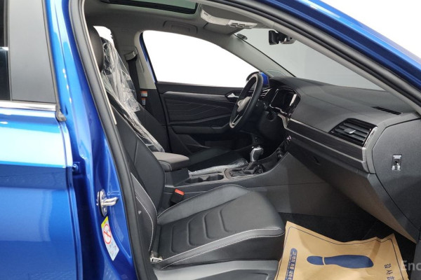 2022 Volkswagen Jetta с пробегом 25 713 км