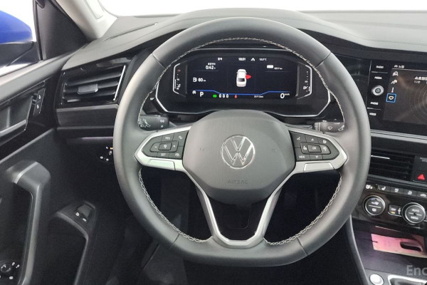 2022 Volkswagen Jetta с пробегом 25 713 км