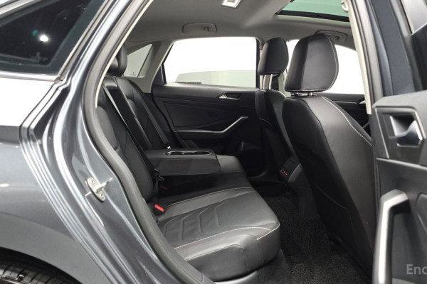 2023 Volkswagen Jetta с пробегом 20 075 км