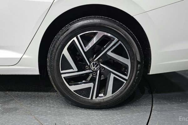 2022 Volkswagen Jetta с пробегом 23 122 км