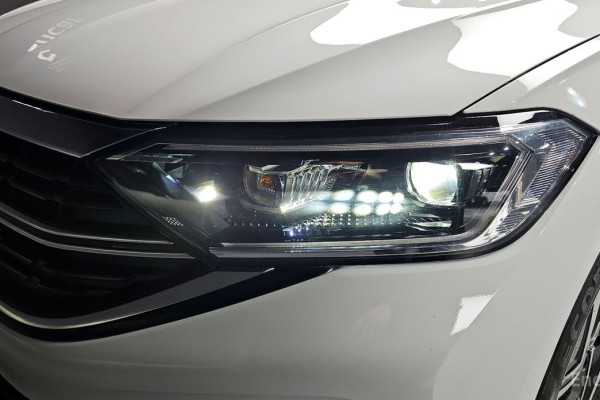 2022 Volkswagen Jetta с пробегом 23 122 км