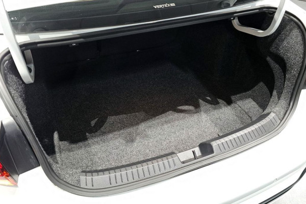 2022 Volkswagen Jetta с пробегом 23 122 км