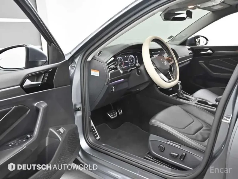 2022 Volkswagen Jetta с пробегом 37 115 км