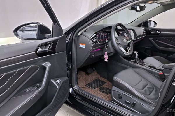 2023 Volkswagen Jetta с пробегом 22 040 км