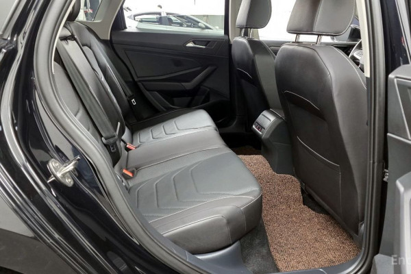 2023 Volkswagen Jetta с пробегом 22 040 км