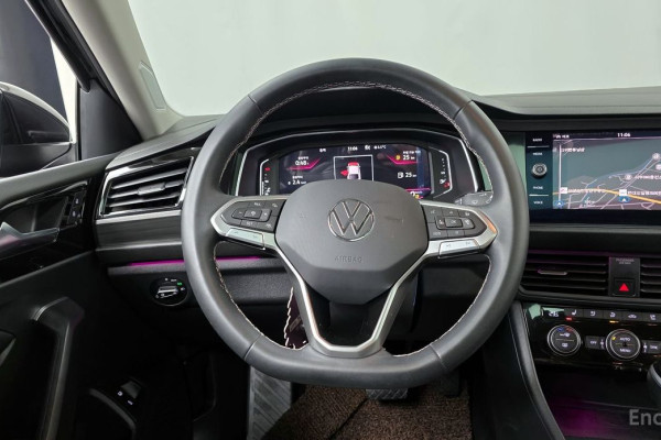 2023 Volkswagen Jetta с пробегом 22 040 км