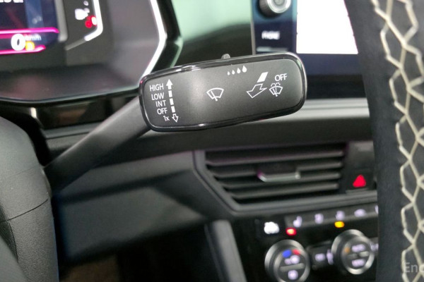 2023 Volkswagen Jetta с пробегом 22 040 км