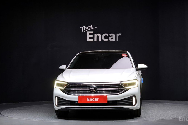 2023 Volkswagen Jetta с пробегом 31 821 км