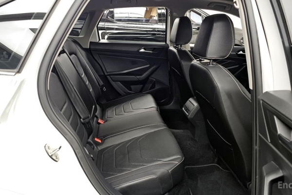 2023 Volkswagen Jetta с пробегом 31 821 км