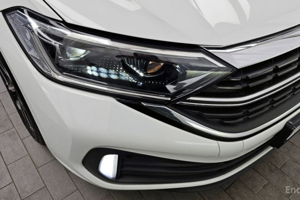 2023 Volkswagen Jetta с пробегом 31 821 км