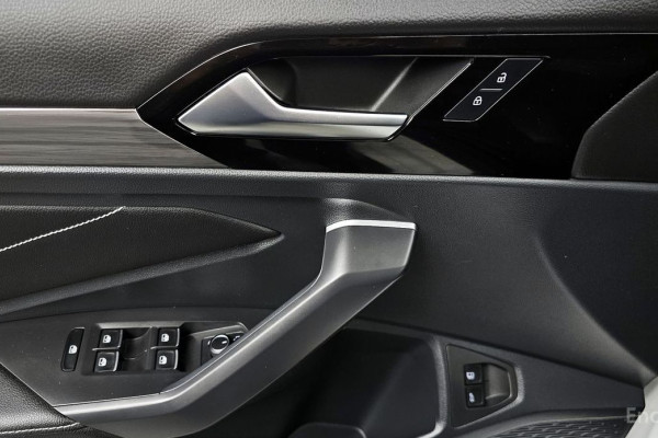 2023 Volkswagen Jetta с пробегом 31 821 км