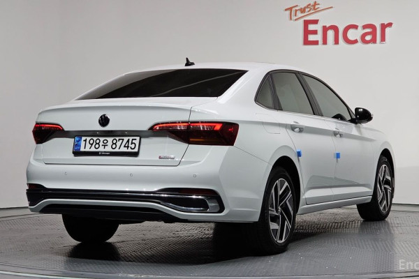 2023 Volkswagen Jetta с пробегом 10 577 км