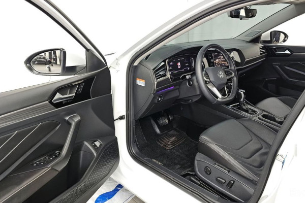 2023 Volkswagen Jetta с пробегом 10 577 км