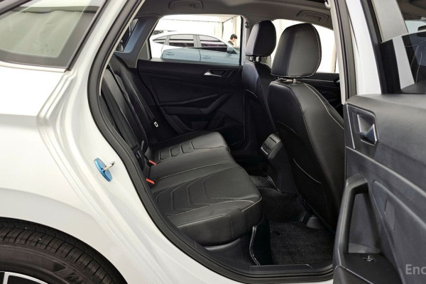 2023 Volkswagen Jetta с пробегом 10 577 км