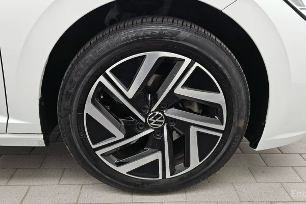 2023 Volkswagen Jetta с пробегом 10 577 км