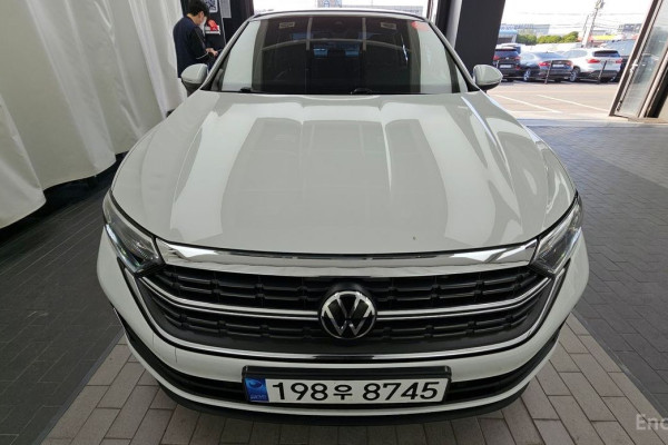 2023 Volkswagen Jetta с пробегом 10 577 км