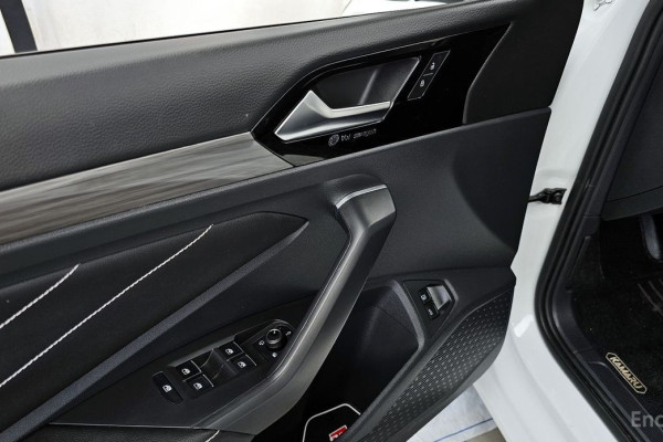 2023 Volkswagen Jetta с пробегом 10 577 км