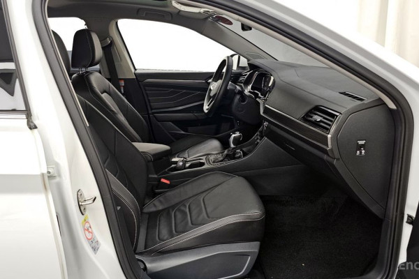 2023 Volkswagen Jetta с пробегом 23 103 км