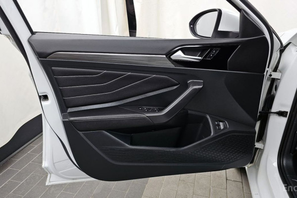 2023 Volkswagen Jetta с пробегом 23 103 км